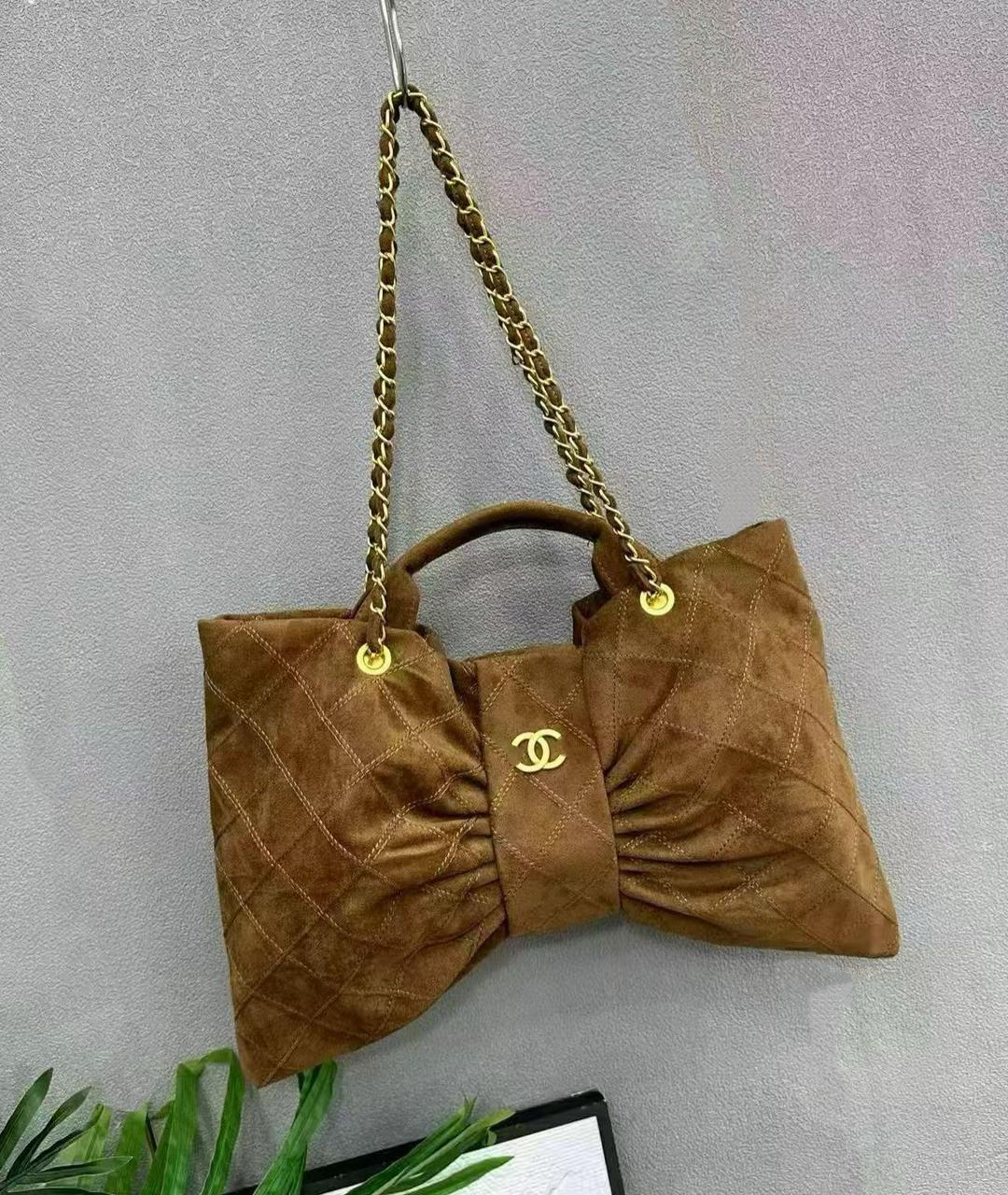  شنطة نسائية ماركة شانيل  