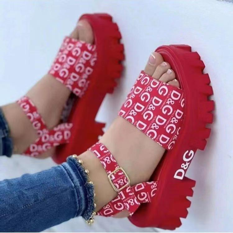  حذاء نسائي ماركة دولتشي جابانا 