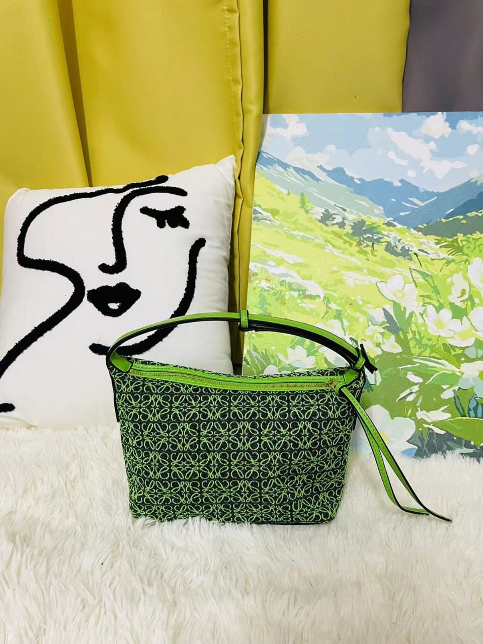  شنطة نسائية ماركة لوي 