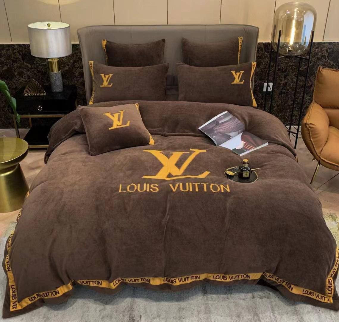  طقم مفرش سرير 6 قطع ماركة لويس فيتون 