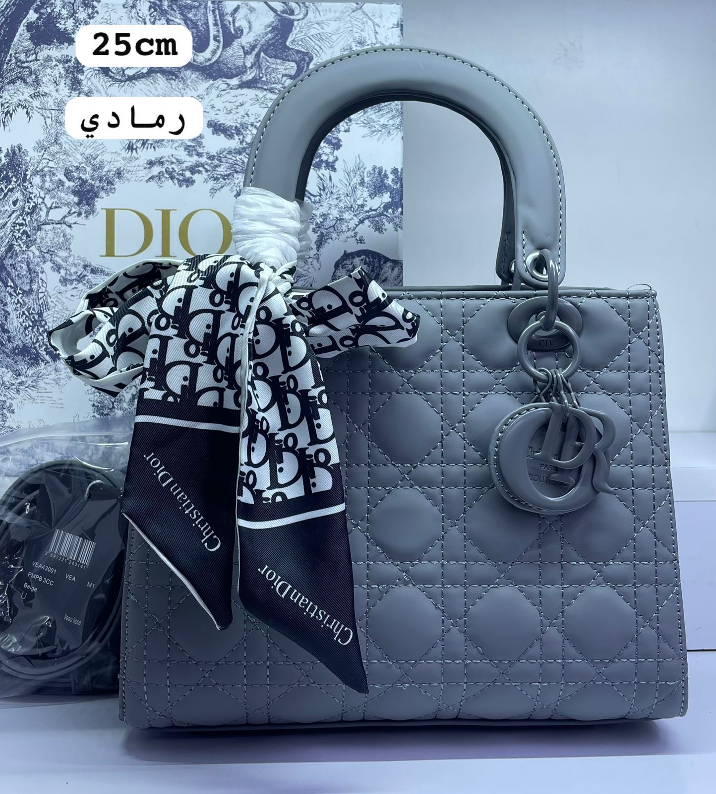  شنطة نسائية ماركة ديور 