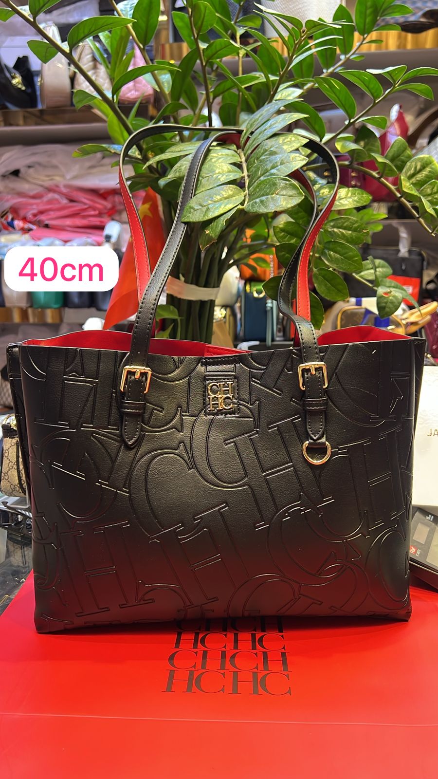   شنطة نسائية ماركة سي اتش 