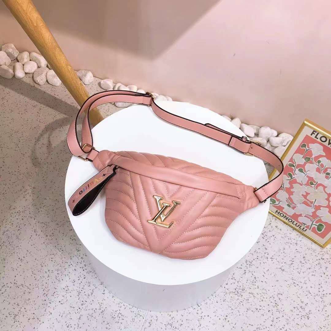  شنطة نسائية ماركة لويس فيتون 