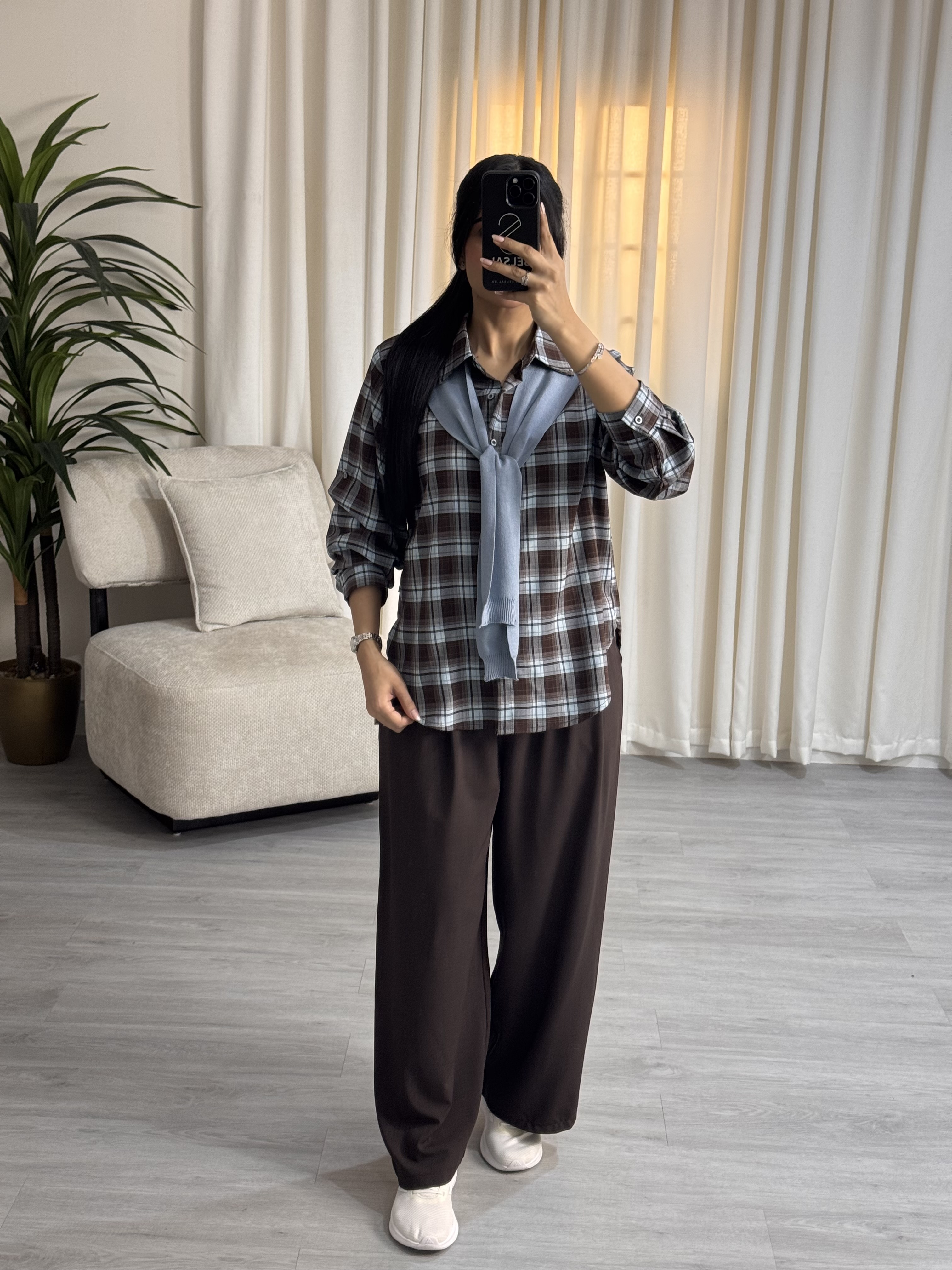  قميص كاروهات مع شال  