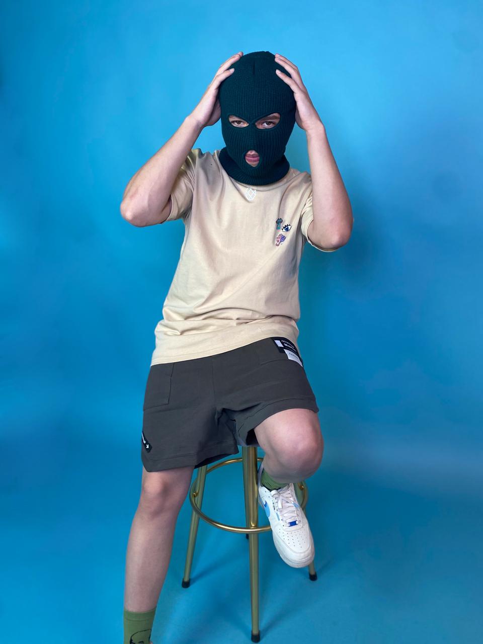 قناع تنكر أسود