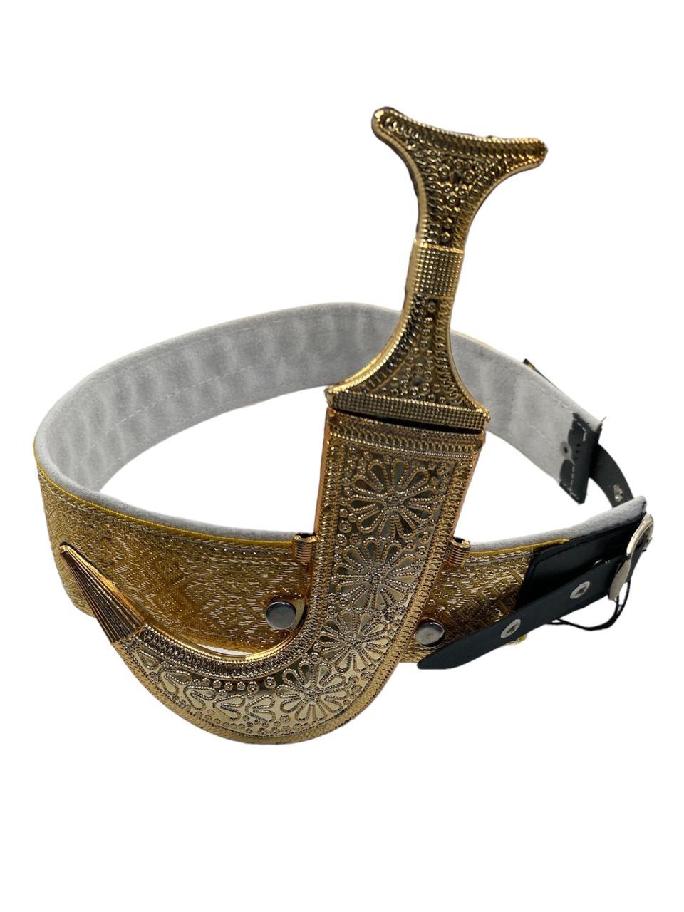 جنبية ولادي صغير ذهبي