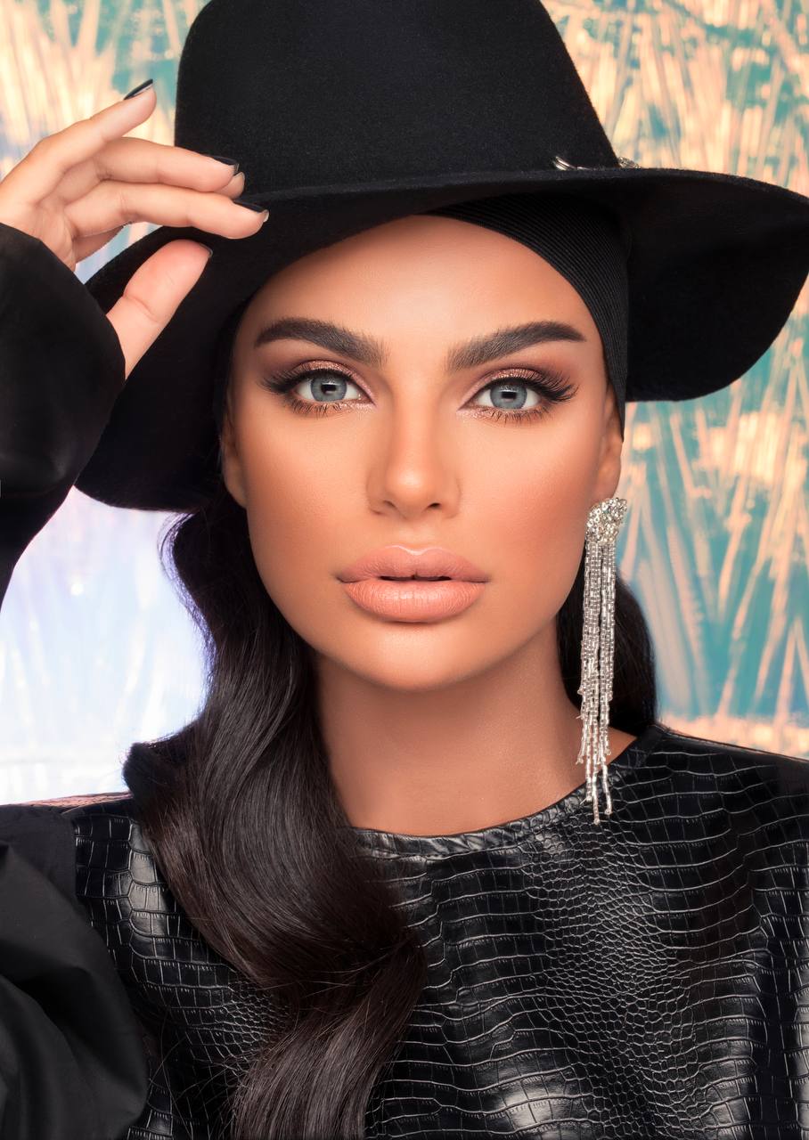 عدسات  بلونيس (Blueness)