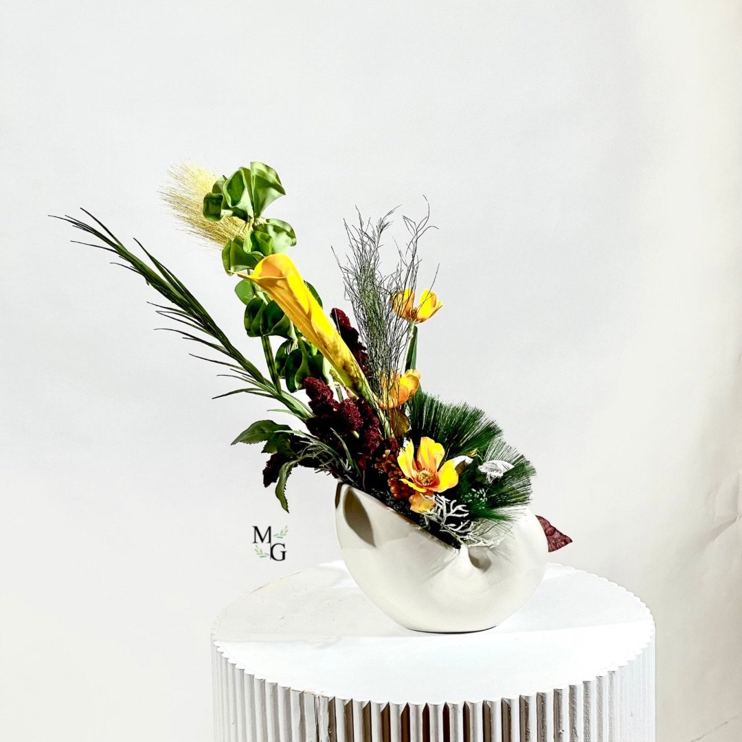 White Shell Vase