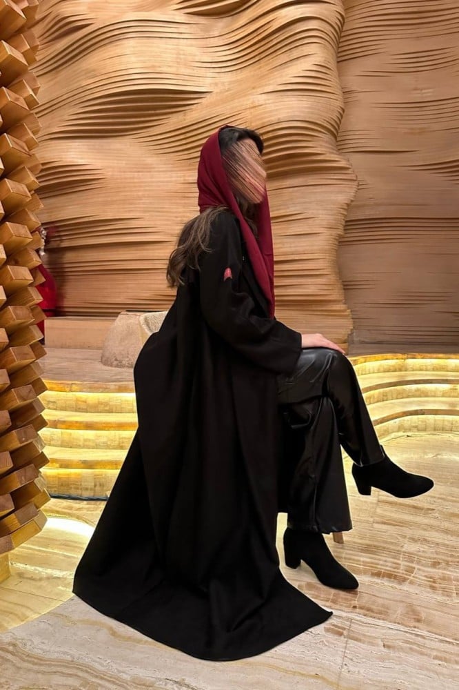عباية هجوم العمالقة أسود