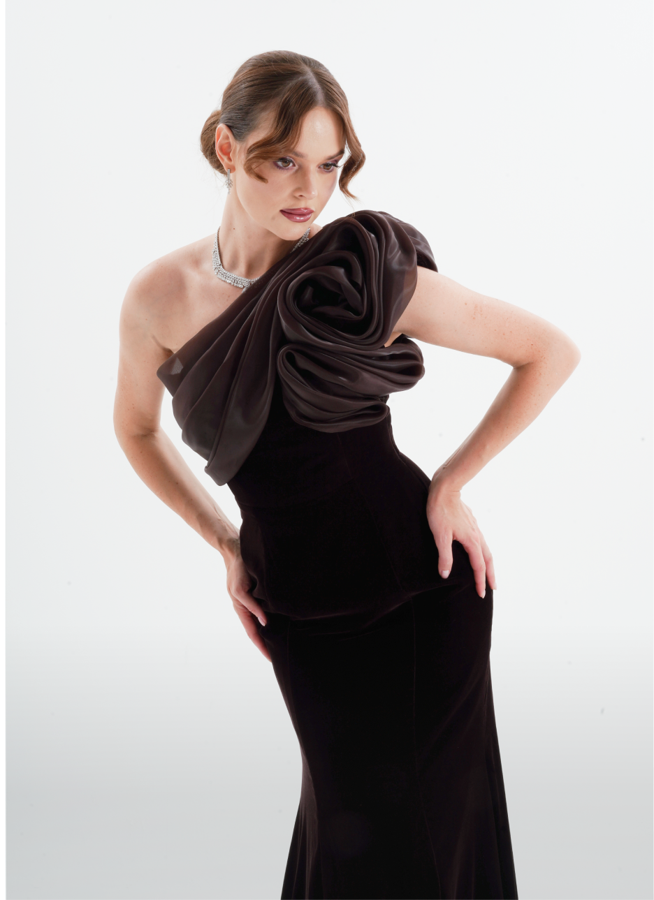 When Femininity Meet Fashion
