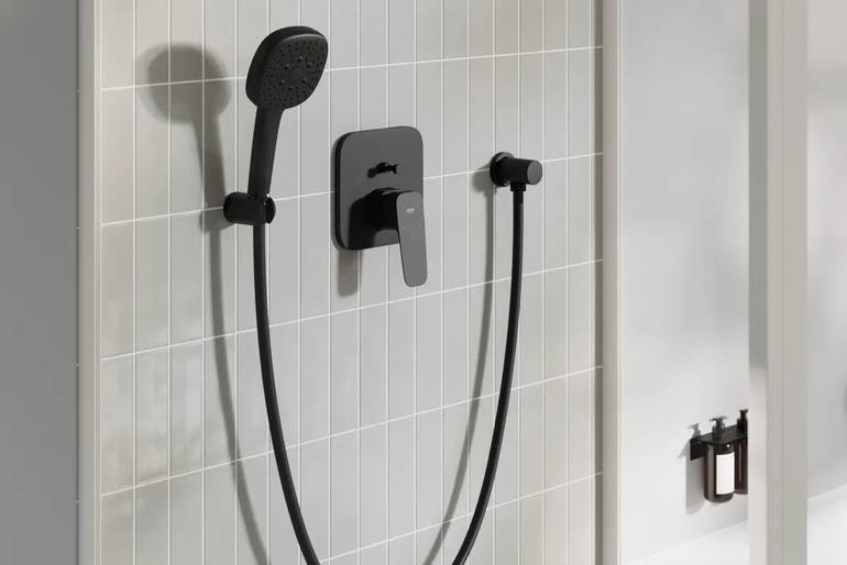 وجه خلاط دش جروهي GROHE Cubeo مخفي مخرجين - أسود مطفي