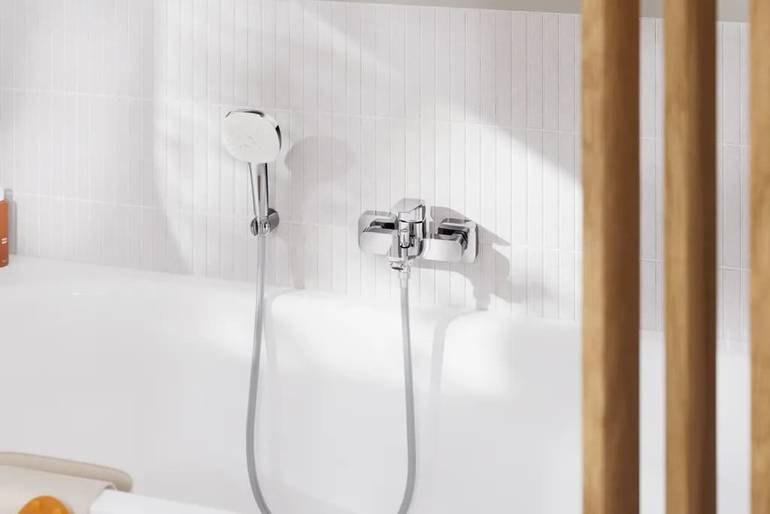 خلاط بانيو جروهي GROHE Cubeo جداري بمحول أوتوماتيكي - كروم
