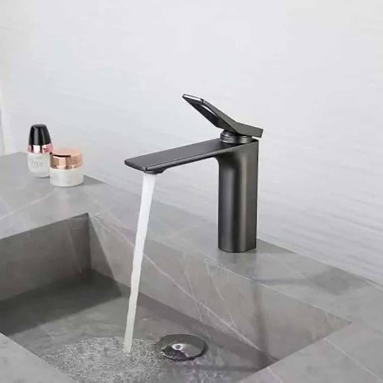 خلاط مغسلة رمادي تيتانيوم