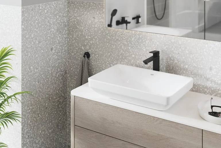 خلاط مغسلة جروهي GROHE Cubeo رقبة عالية جداً XL - أسود مطفي