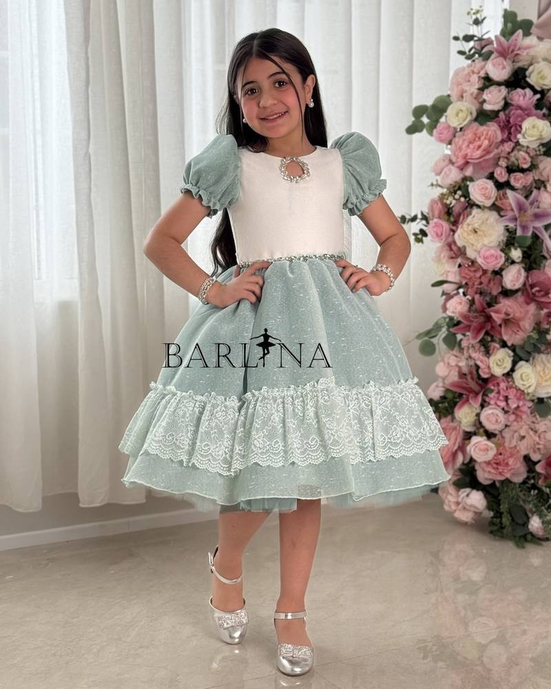 Tiffany-style girls' dress, fluffy and with puffy sleeves