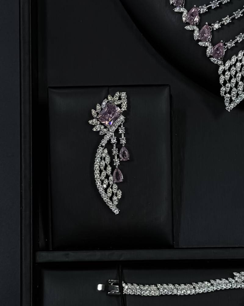 طقم اكسسوار بتصميم أجنحة مرصعة