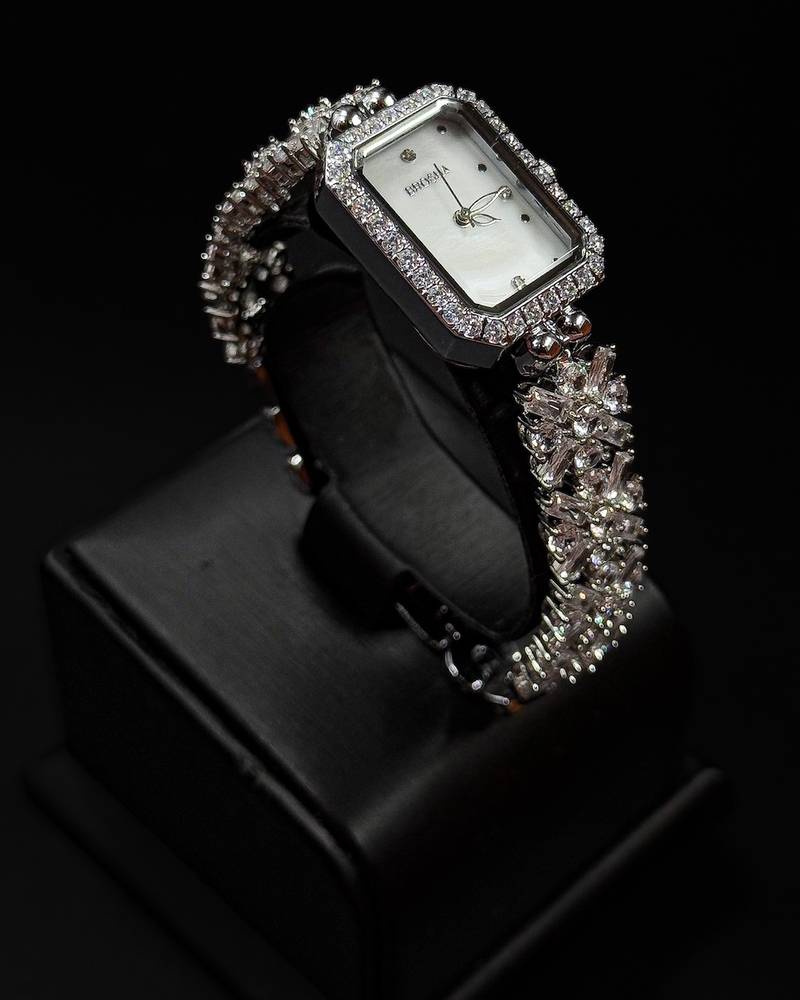 Women's watch decorated with crystal details