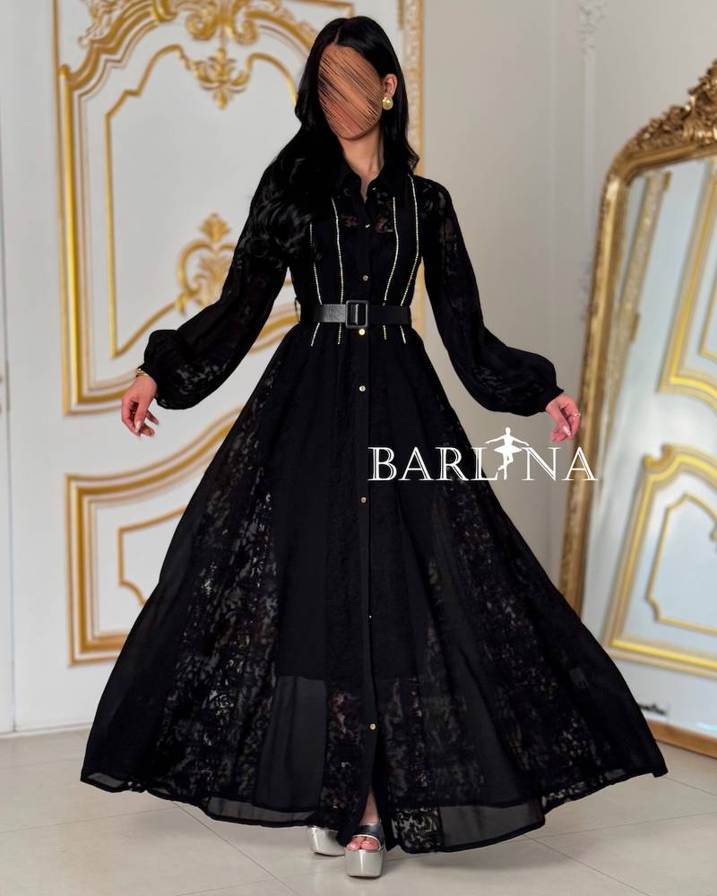 Long dress with elegant lace details