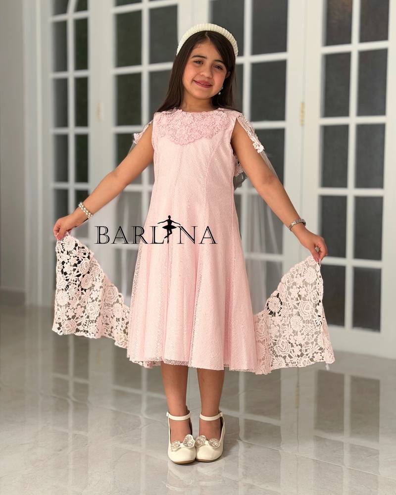 Girls' dress with cape sleeves and lace embroidery