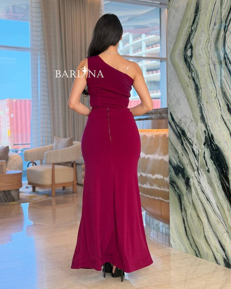 Berry-colored set with a delicately pleated skirt
