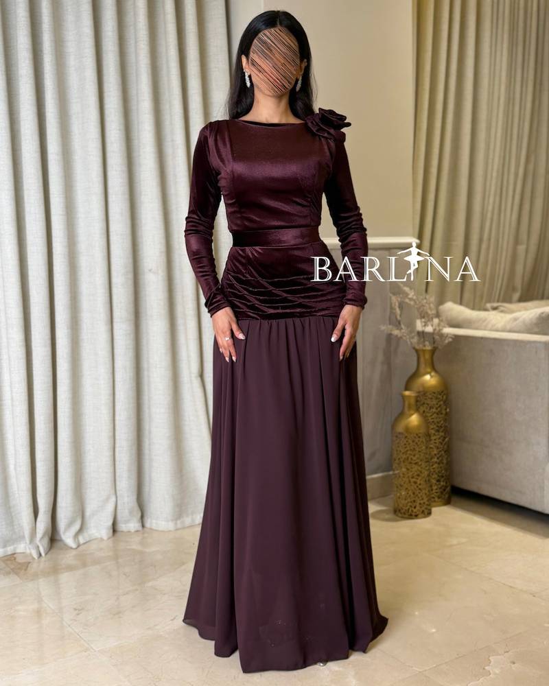 Brown velvet dress with a fitted waist