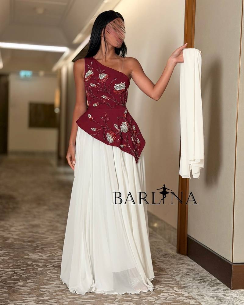 One-shoulder dress with luxurious embroidery