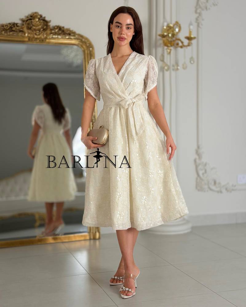 Elegant offwhite lace dress