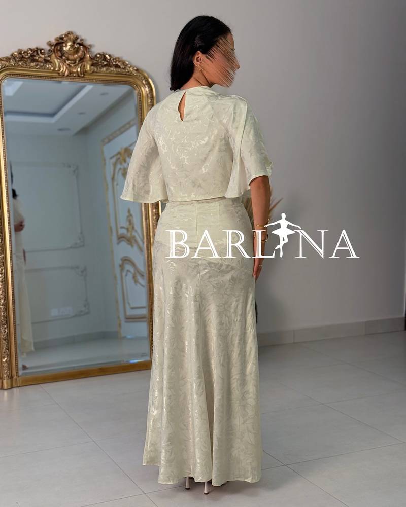 Women's floral set with delicate patterns