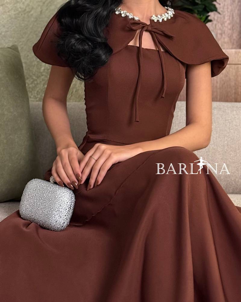 Brown dress with classic design and sweetheart neckline
