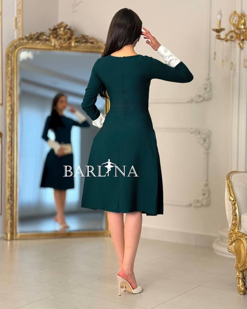 Classic short dress with long sleeves