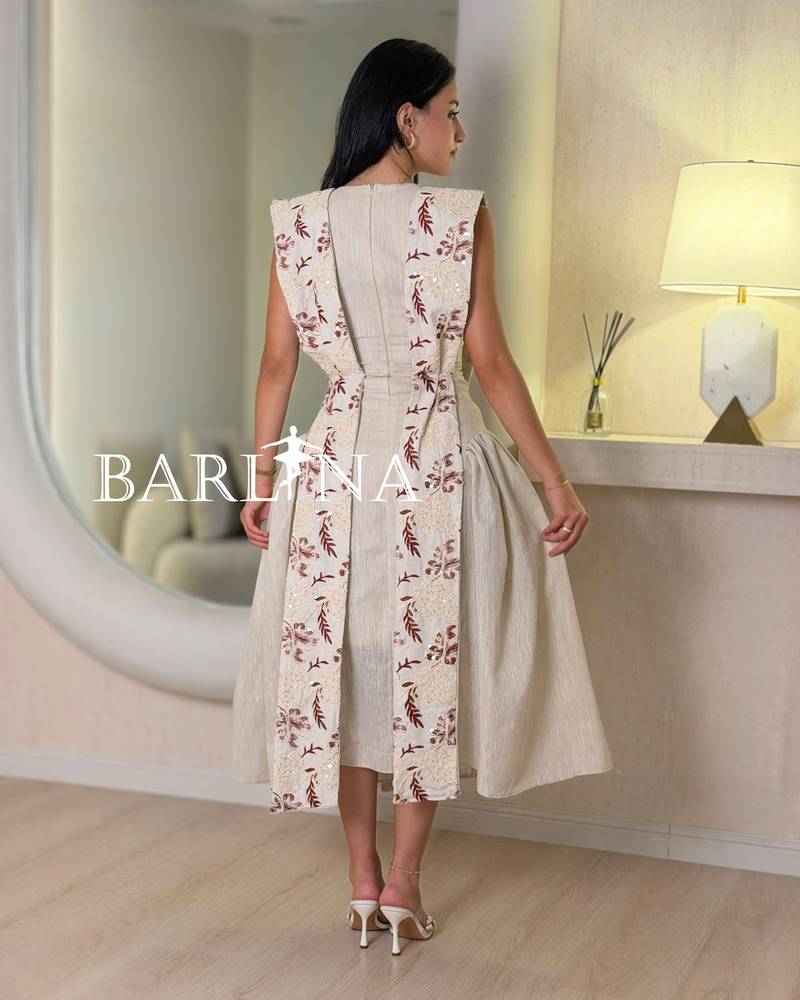 Soft beige jalabiya with an embroidered bodice