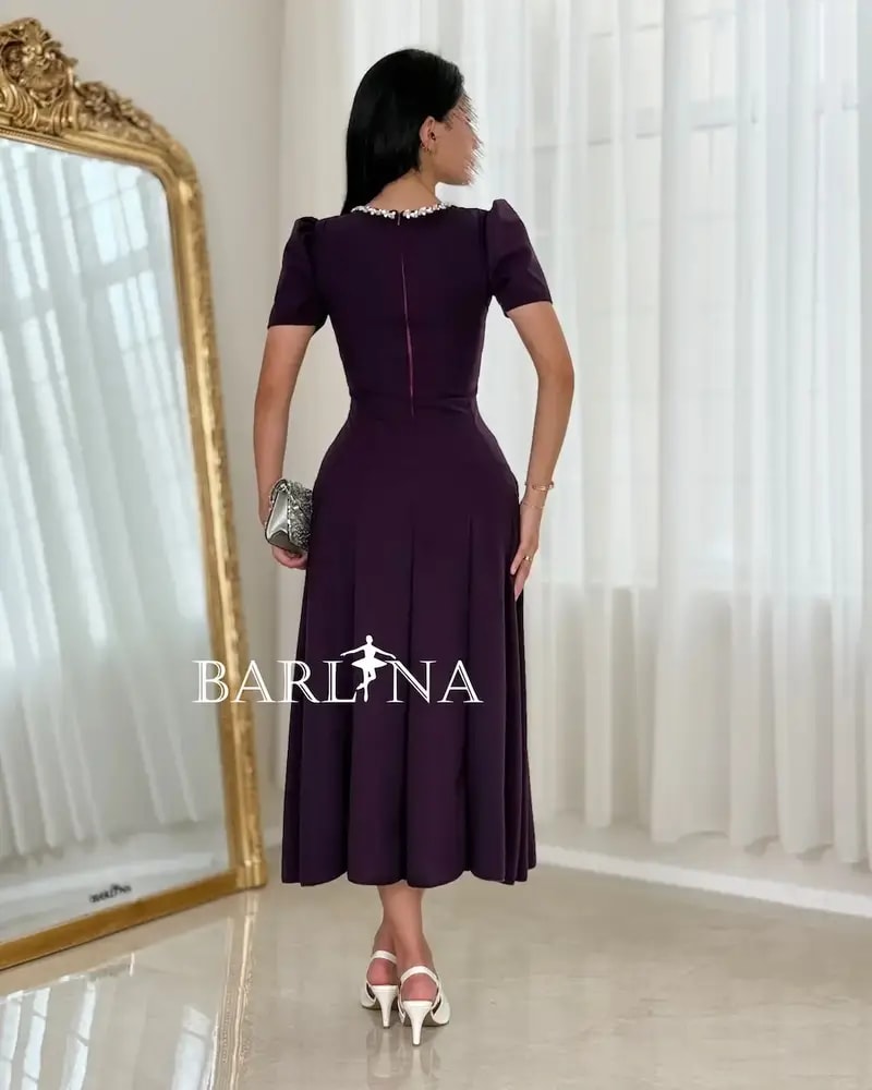 A soft dress with a sophisticated classic cut.