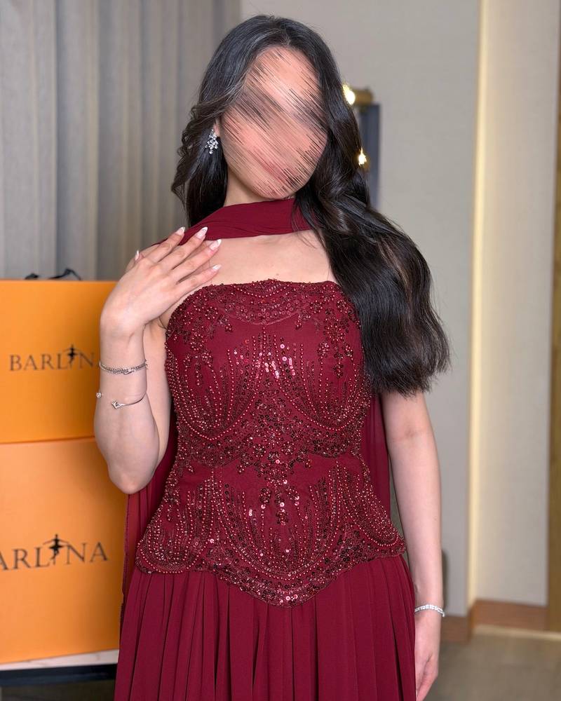 Burgundy georgette evening dress with a wide cut