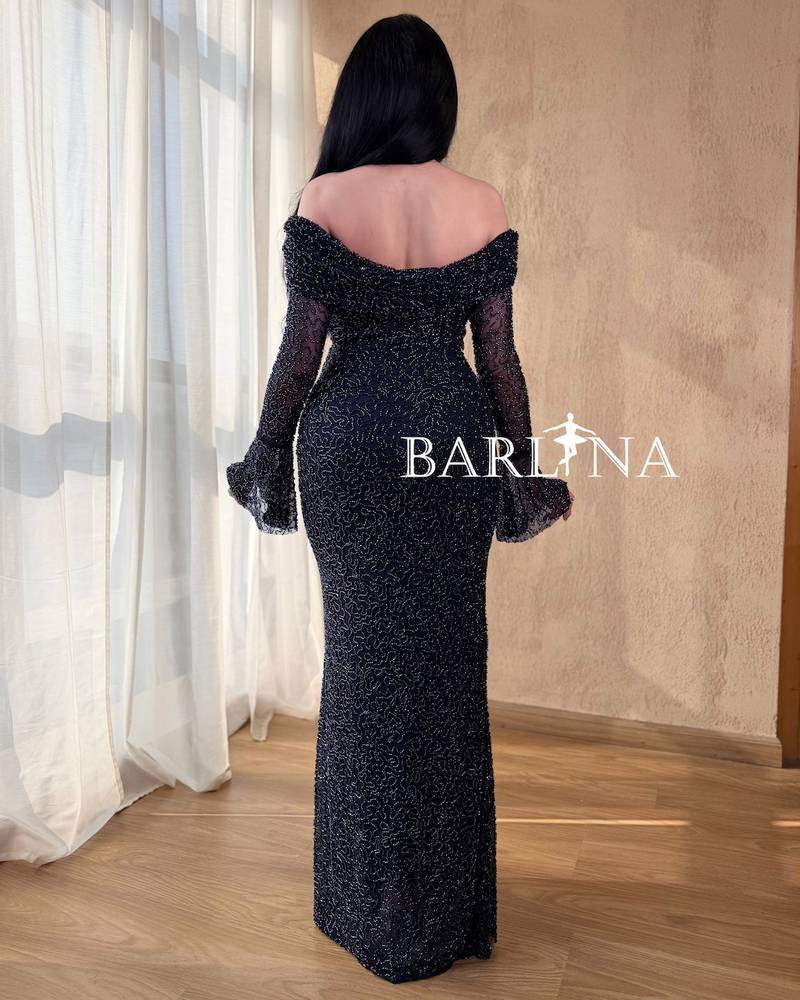 Navy blue dress embroidered with delicate shimmering details