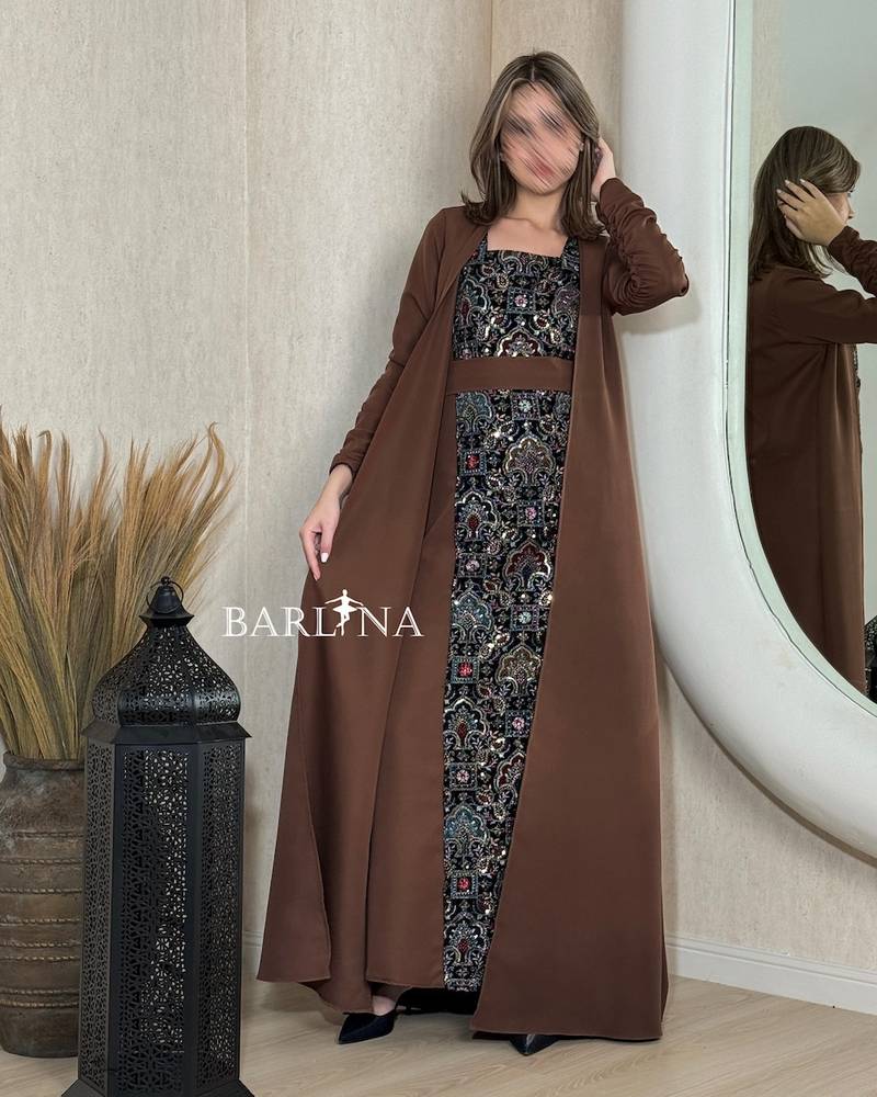 Brown jalabiya with gathered-sleeve abaya