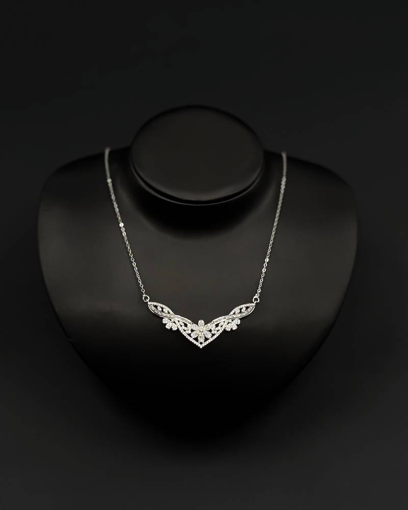 Complete accessory set with wing motifs