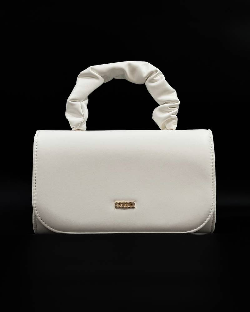 Stylish handbag with a crinkled top handle