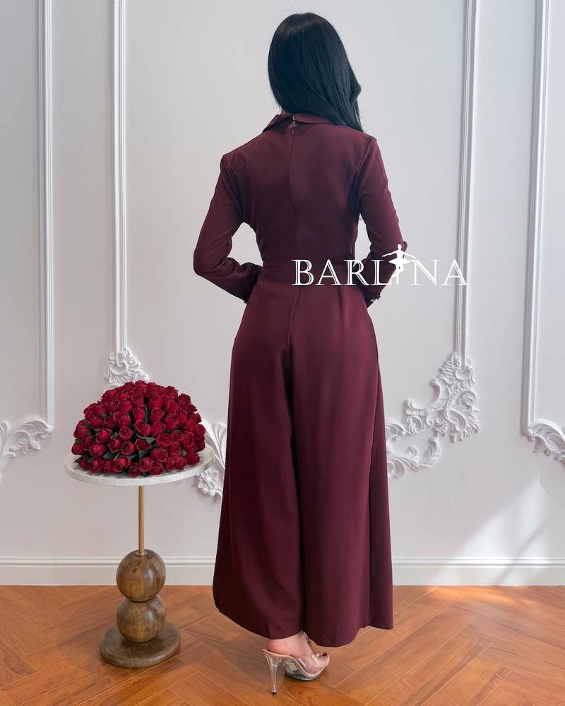جمبسوت عودي بأكمام طويلة بتصميم لف