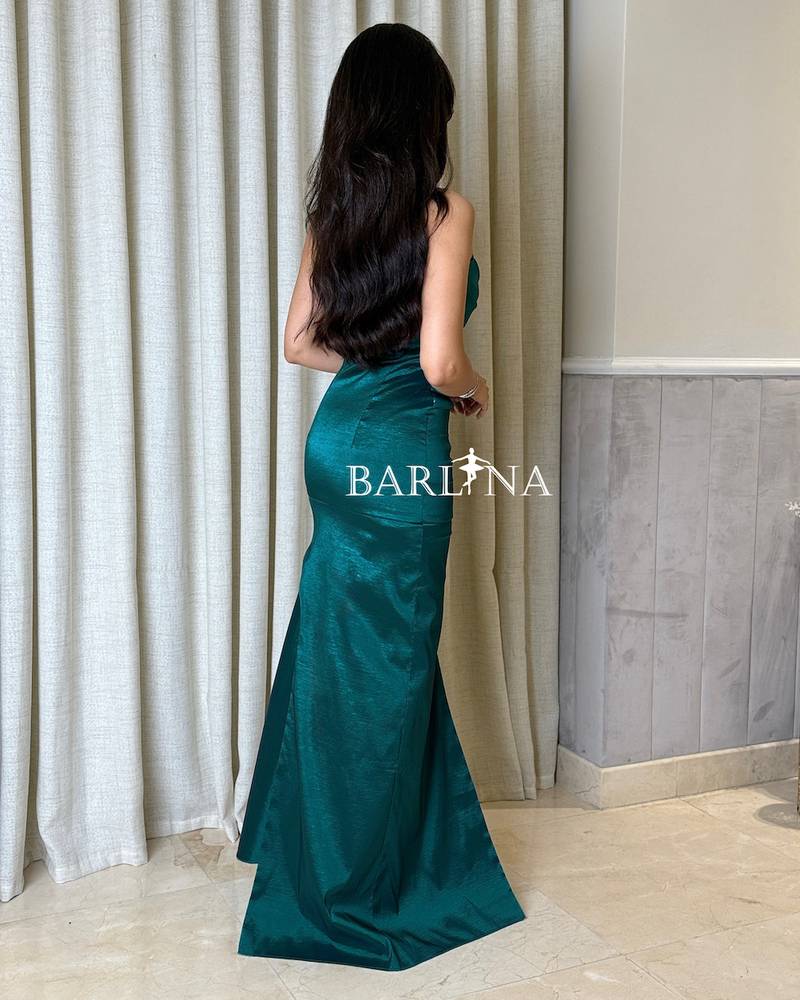 Long petroleum dress with elegant drape