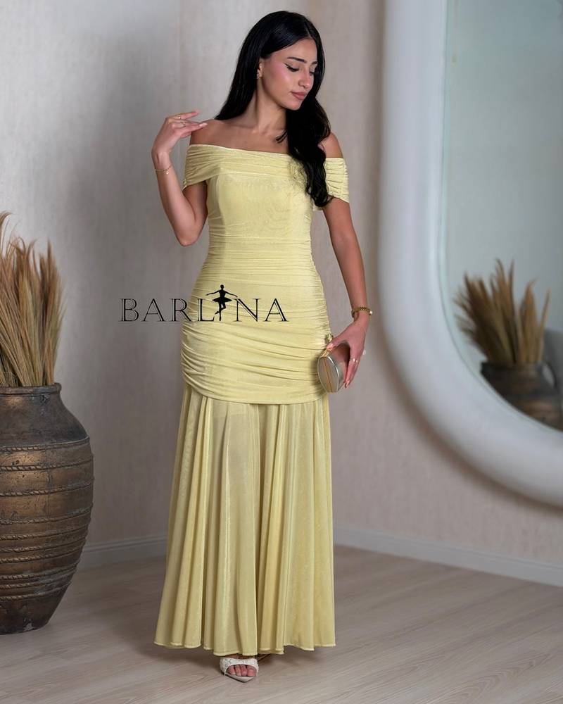 Soft yellow off-shoulder mermaid dress