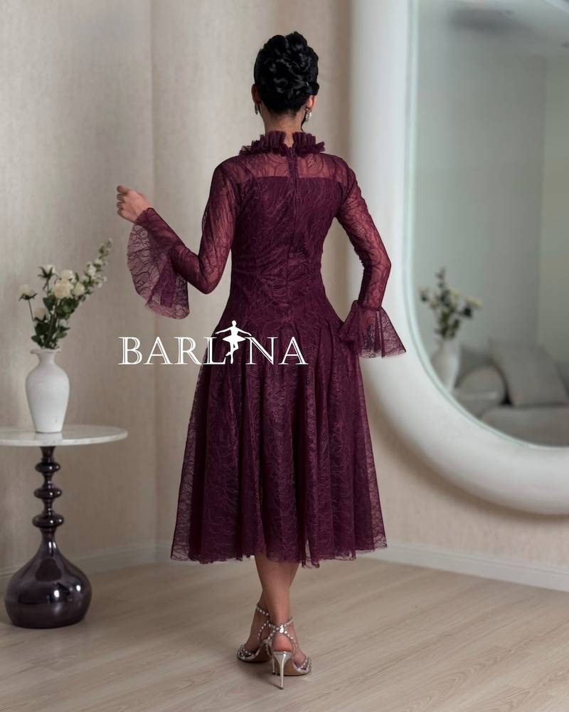 Elegant high-neck midi lace dress