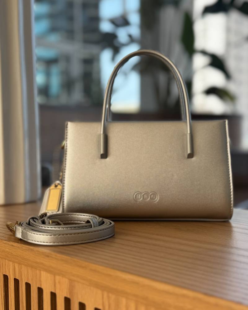 Practical handbag with an elegant design