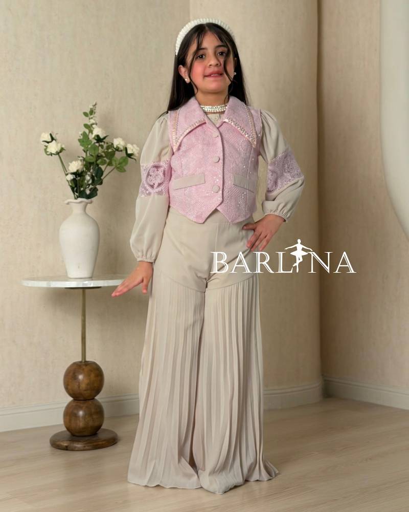 Girls' set with wide pleated pants and vest