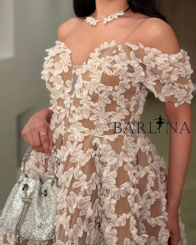 Midi dress adorned with 3D roses