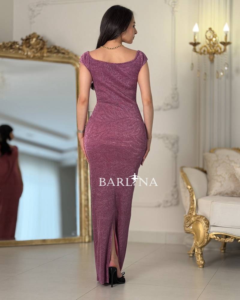 Soft long dress with a bodycon design
