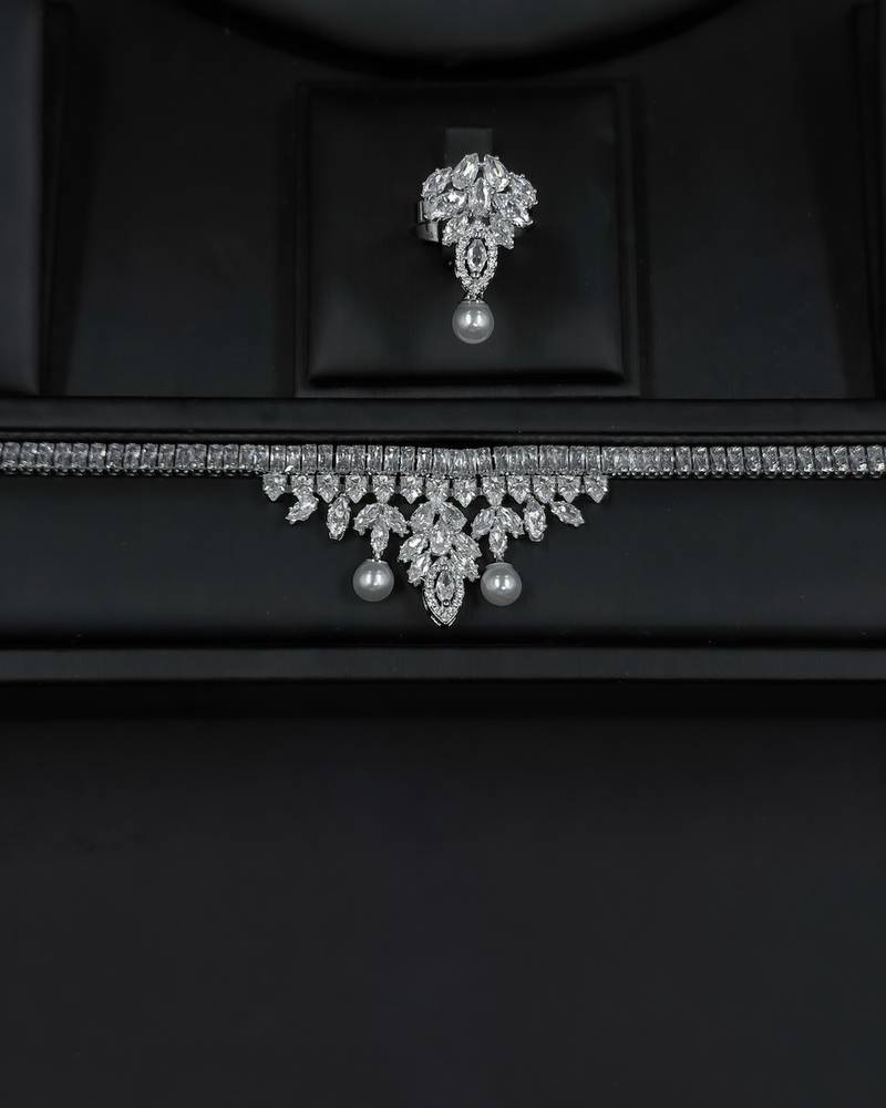 Royal accessory set studded with crystals and pearls