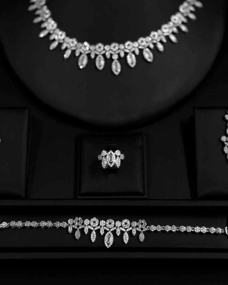 A luxurious accessory set with sparkling details