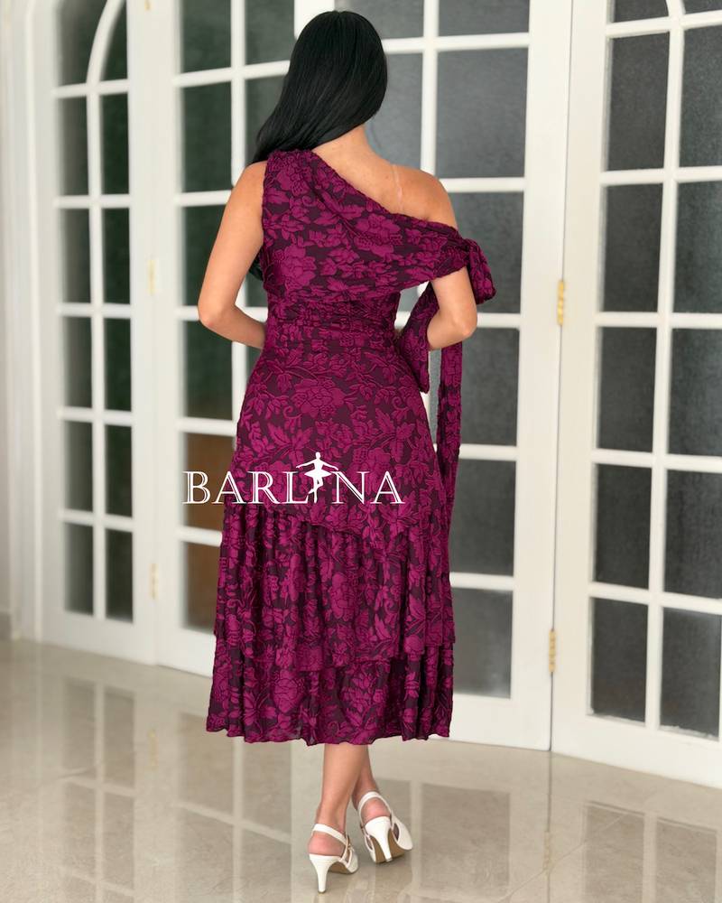 A soft midi dress with an elegant floral print