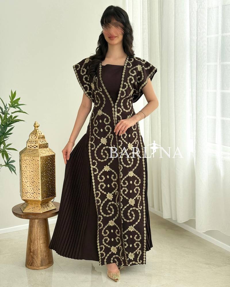 Elegant brown jalabiya embroidered with gold threads
