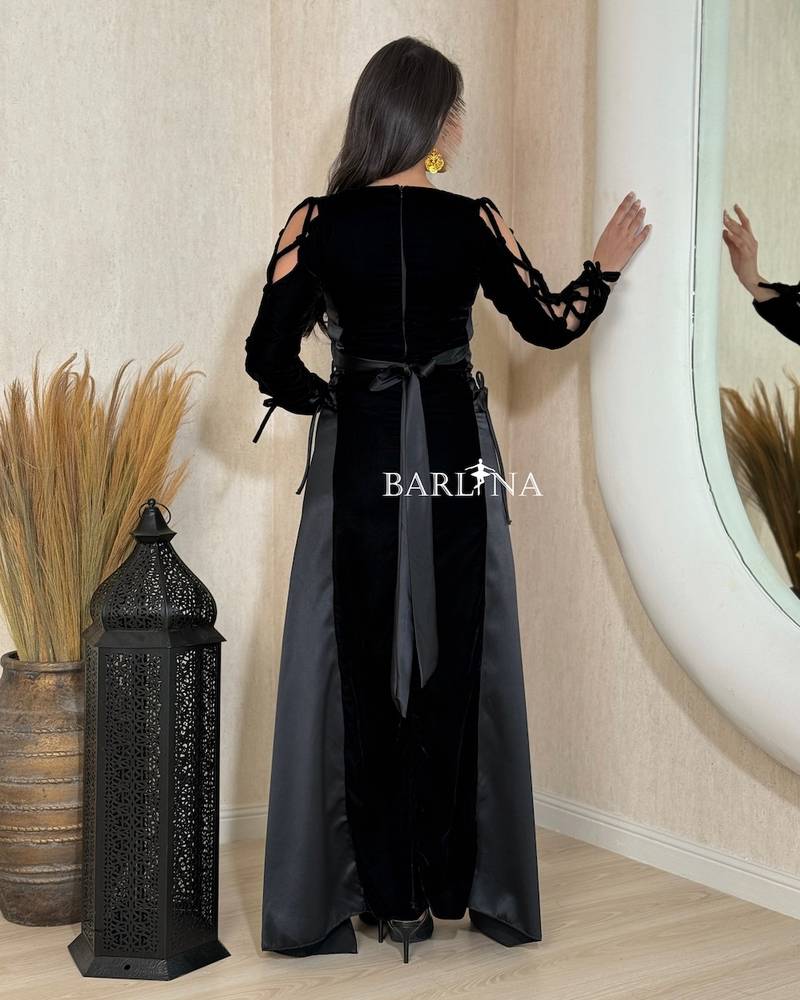 Luxurious black jalabiya with velvet sleeves and ties